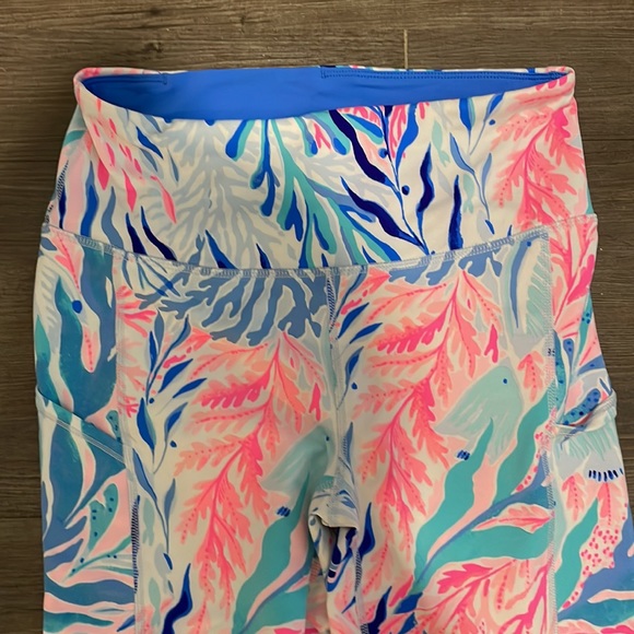 Lilly Pulitzer Luxletic Weekender Leggings - Picture 4 of 6